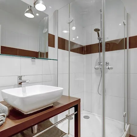 Bnbnook - Lovely 2br - Eiffel Tower & Other Sights Lejlighed
