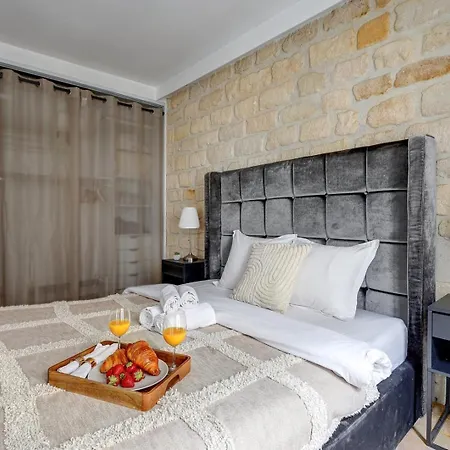 Bnbnook - Lovely 2br - Eiffel Tower & Other Sights *