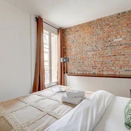 Bnbnook - Lovely 2br - Eiffel Tower & Other Sights