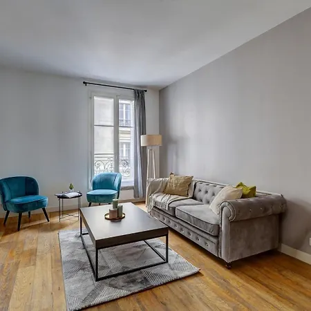 Bnbnook - Lovely 2br - Eiffel Tower & Other Sights * Paris